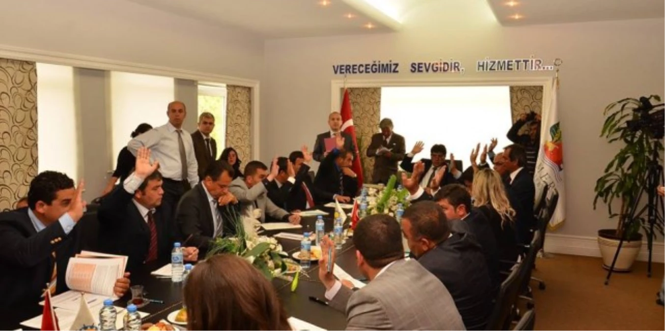 Kemer Belediyesi İlk Meclis Toplantısını Gerçekleştirdi