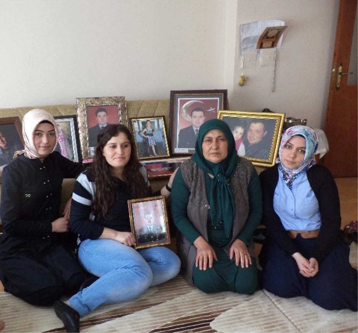 Kırıkkale Üniversitesi Öğrencilerinden Şehit Ailesine Ziyaret