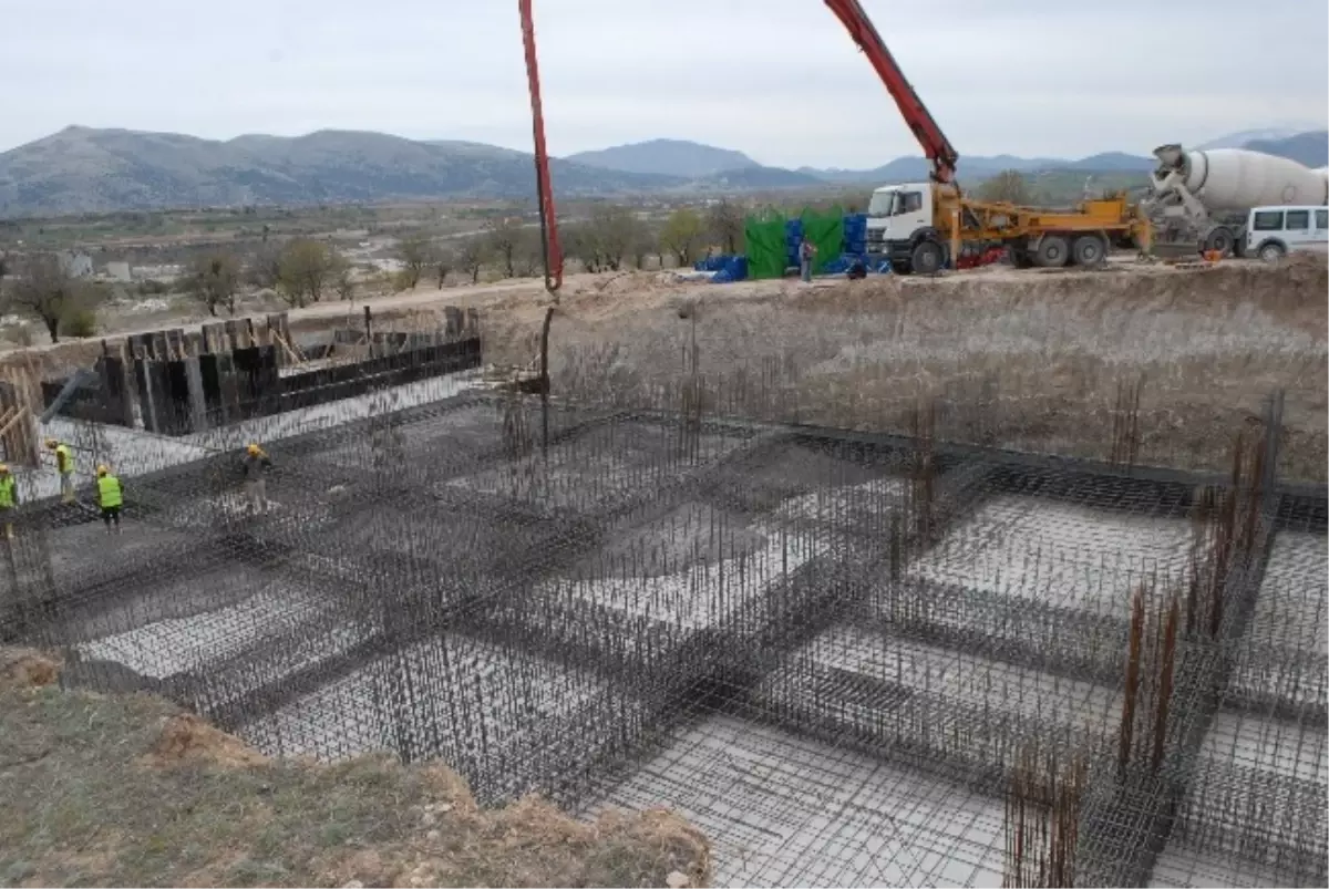 MAKÜ Eğitim Fakültesi Binasının Temeli Atıldı