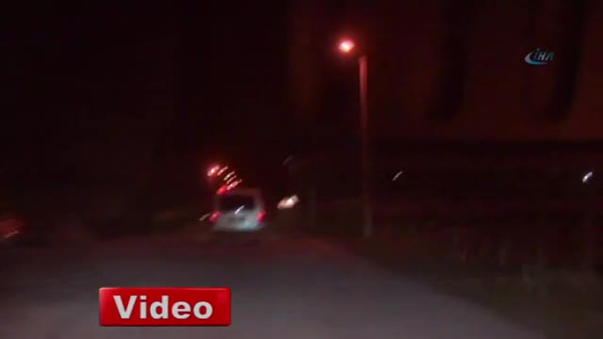 Minibüsü Polisin Üzerine Sürdü, Yakalanınca \'Gerginim\' Dedi