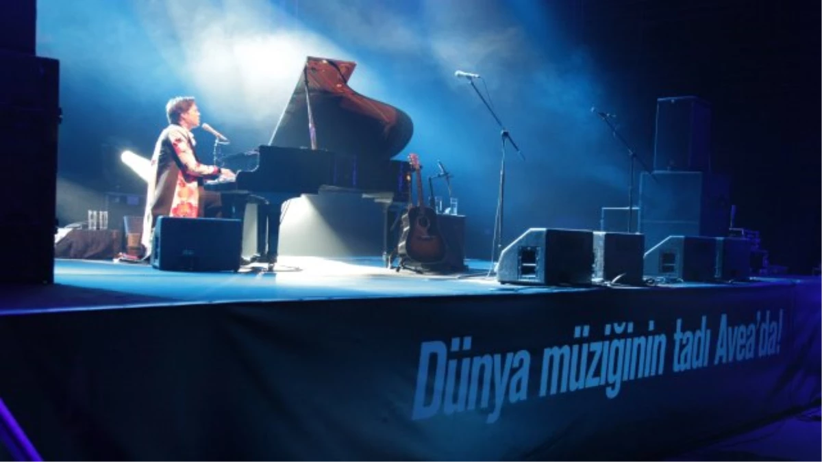 Rufus Wainwright, Akustik Konseriyle İstanbulluları Büyüledi
