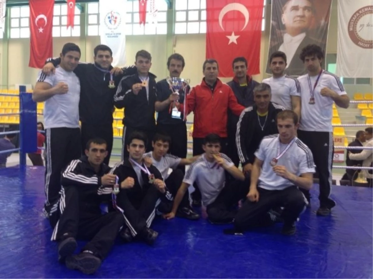 Atatürk Üniversitesi Boks Takımı Türkiye Şampiyonu