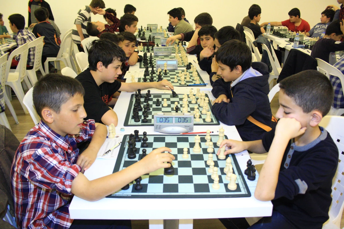 Antalya\'da 23 Nisan Satranç Turnuvası Yapıldı