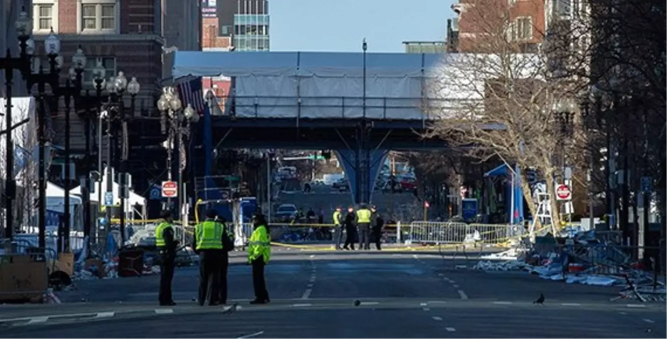 Boston Maratonu\'na Düzenlenen Saldırı İlk Yılında Unutulmadı