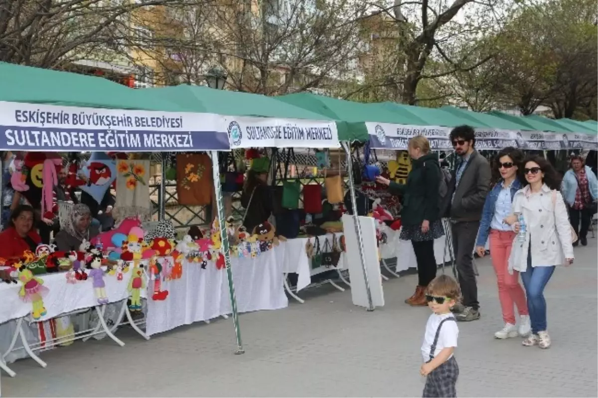 Büyükşehir Belediyesi Stantları Yoğun İlgi Görüyor