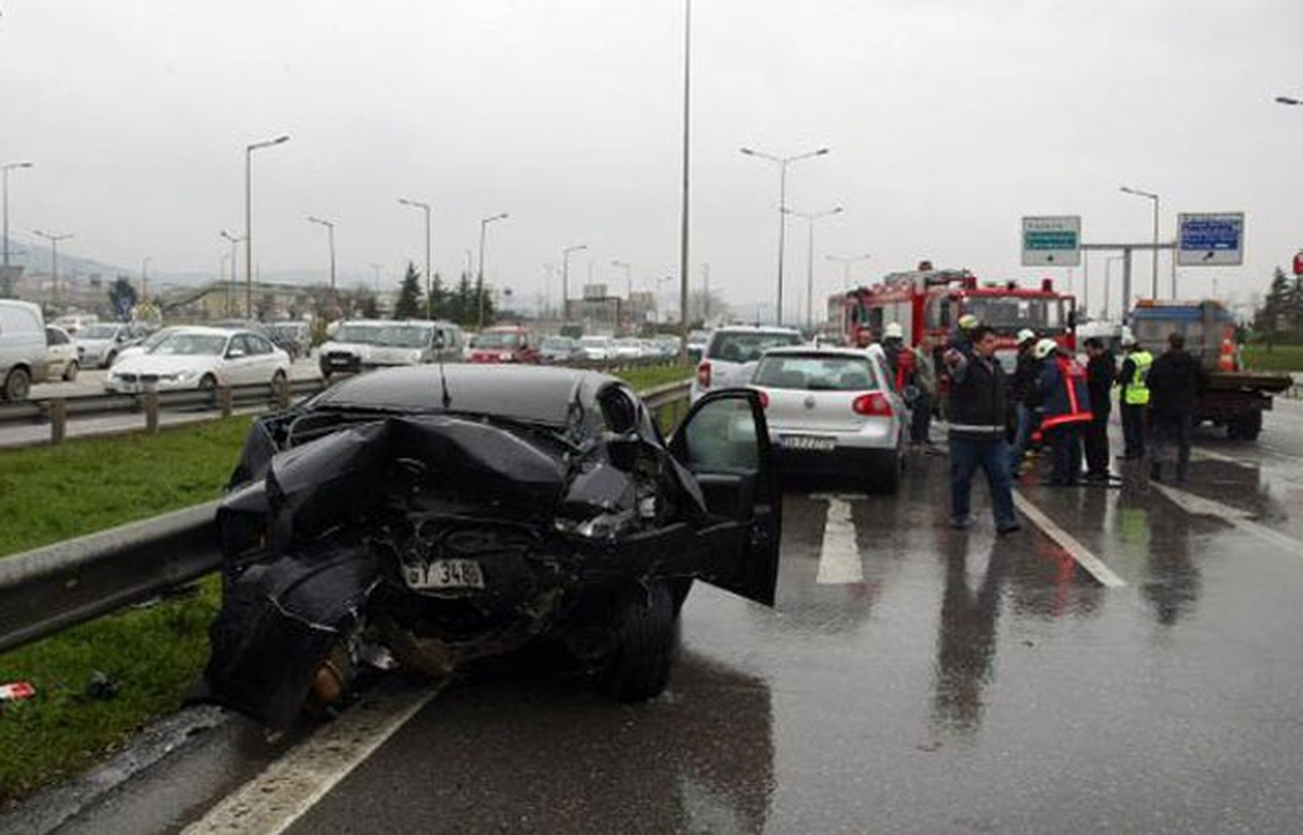 D-100 Karayolu\'nda Kaza Trafik Felç