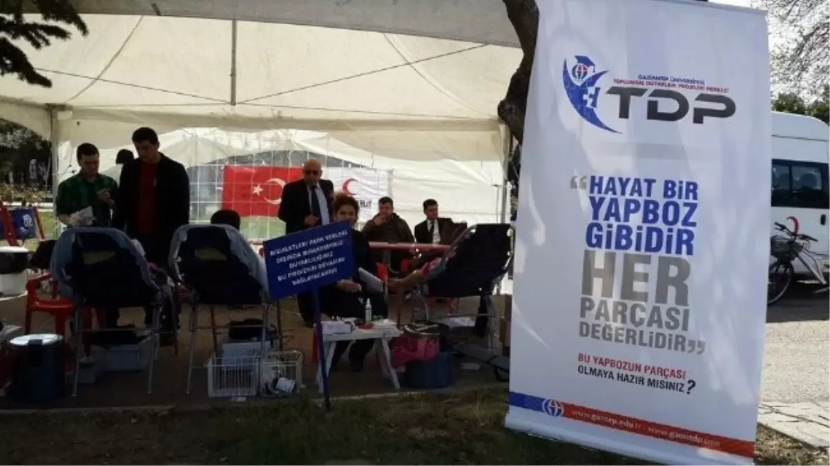 Gaün\'lü Öğrencilerden Türk Kızılayı\'na Tam Destek