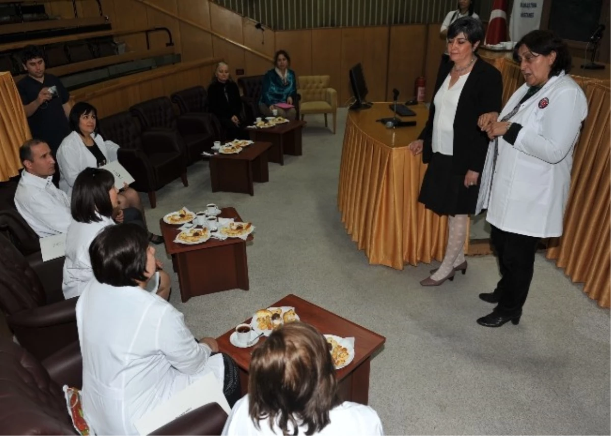 Tacikistanlı Kadın Doğum Uzmanlarına Ankara\'da Eğitim