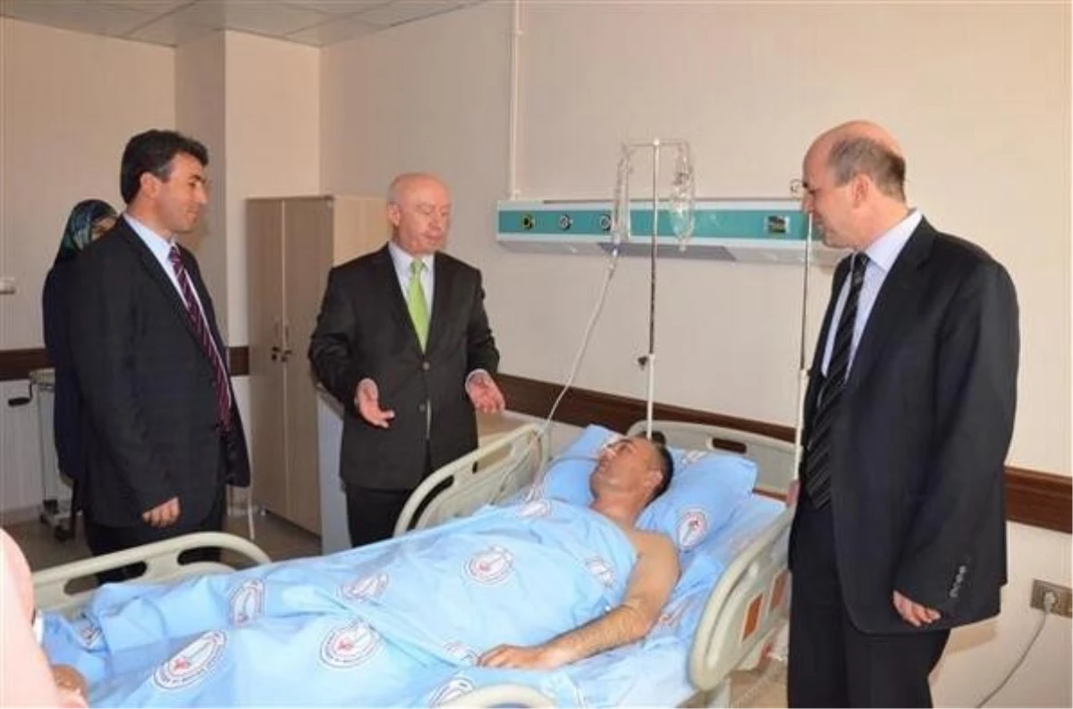 Vali Yardımcısı Aygenç, Yaralanan Polis Memurunu Ziyaret Etti