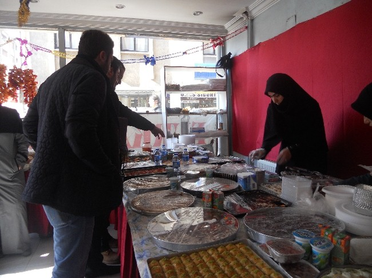İhh Elazığ\'da Kermes Açtı