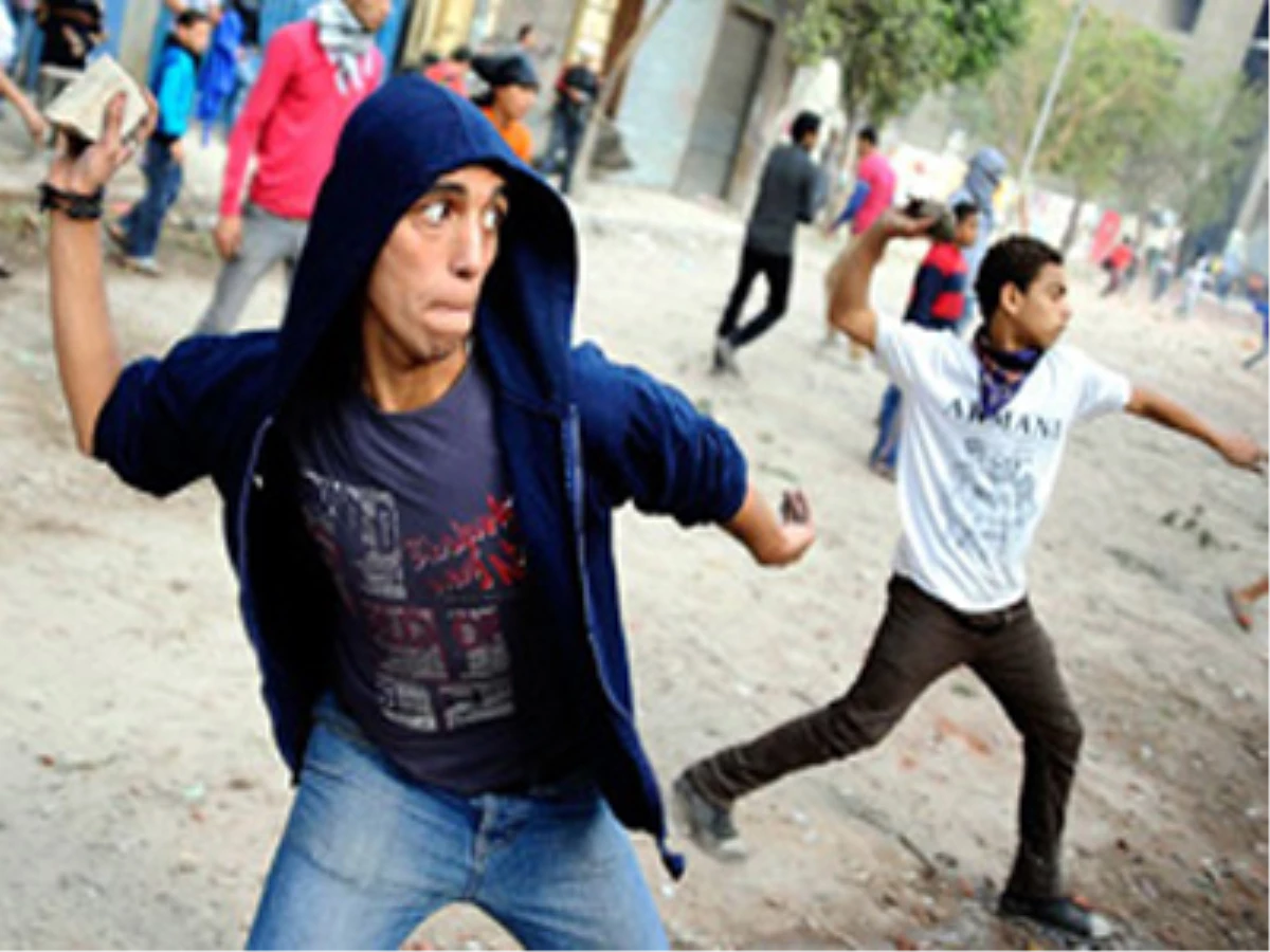 Mısır\'da Darbe Karşıtı Gösteriler Sürüyor