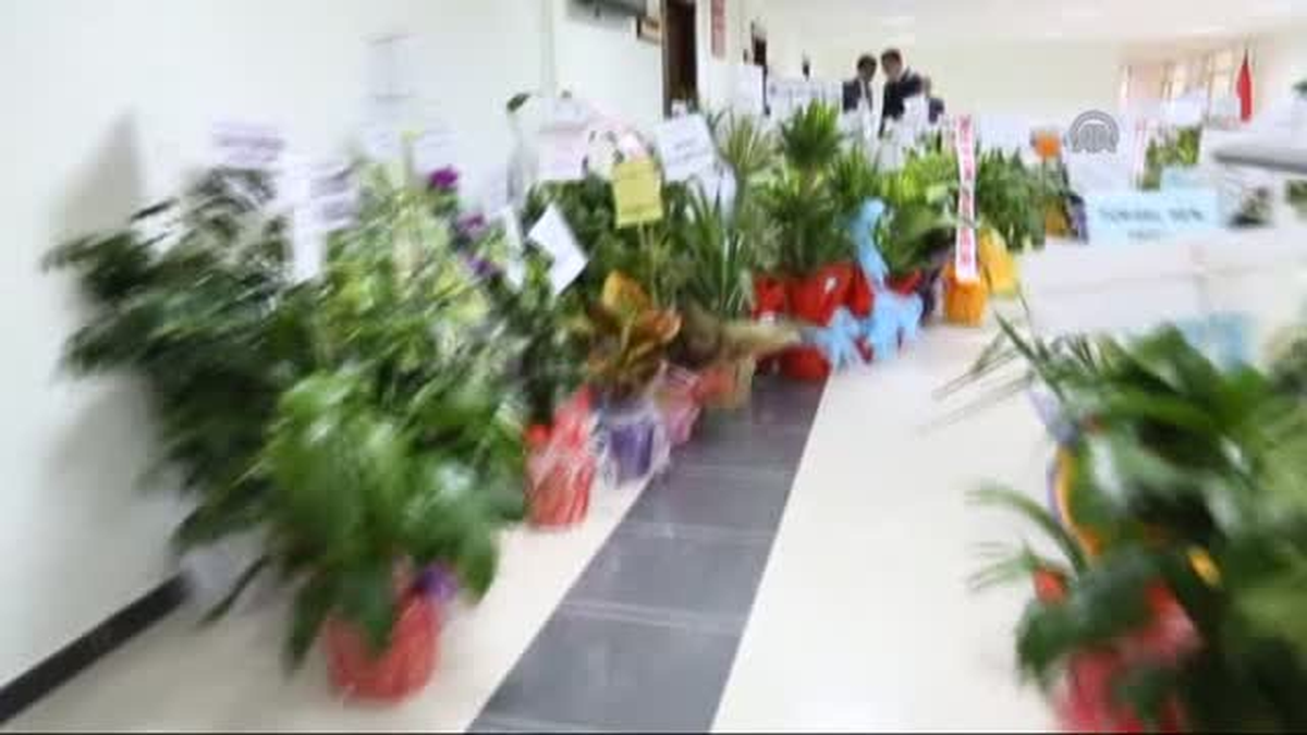 Başkan Çiçekleri Satıp Engellilere Araç ve Sandalye Alacak