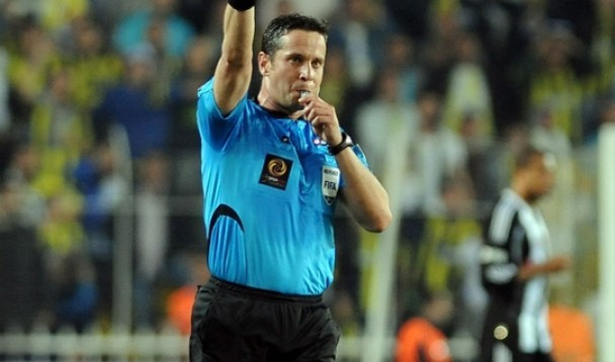 Beşiktaş - Fenerbahçe Derbisini Hakem Halis Özkahya Yönetecek