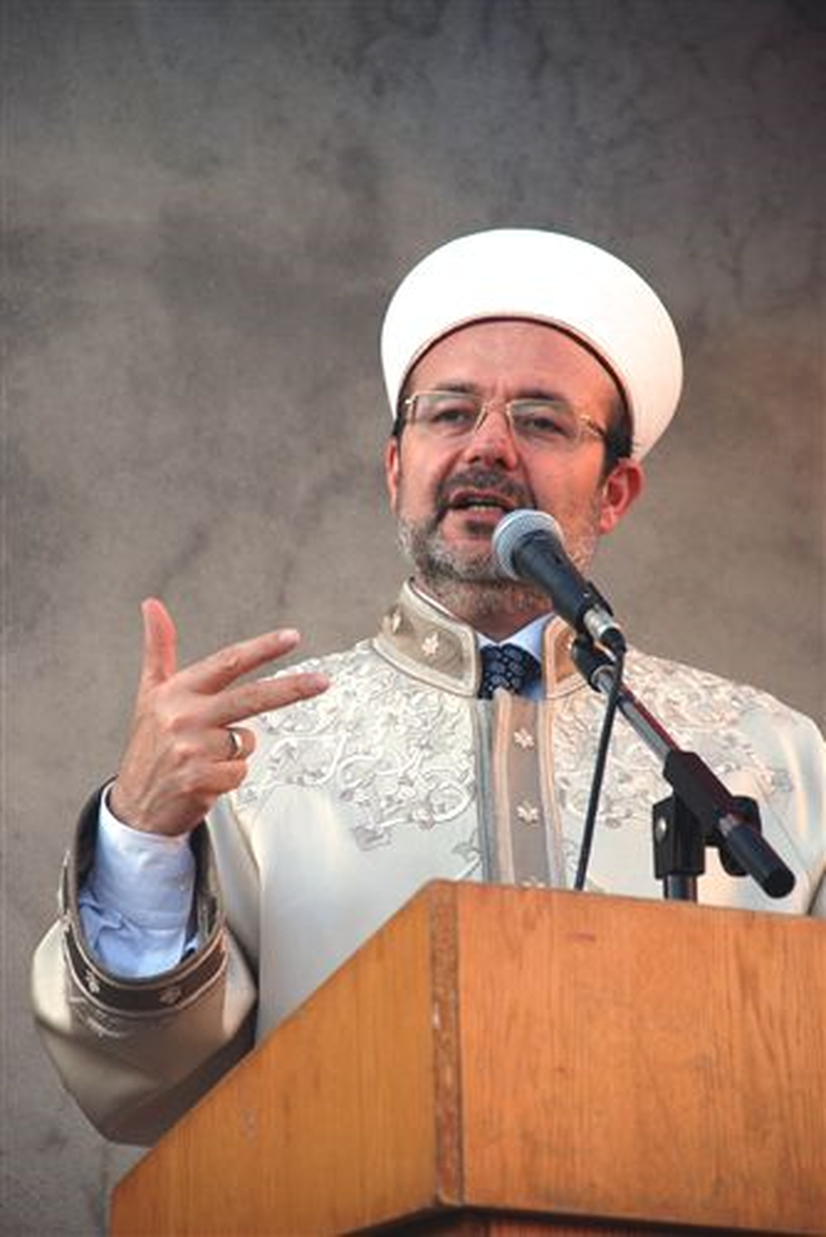 Diyanet İşleri Başkanı Görmez Şanlıurfa\'da Cami Açılışına Katıldı