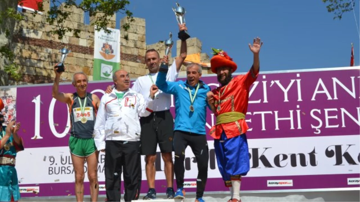 Eker I Run Team Takımı, Bursa\'nın Fethi\'ni Kutladı