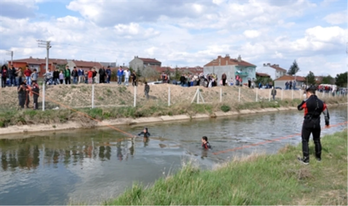 Eskişehir\'de İki Kız Öğrencinin Sulama Kanalına Düşmesi