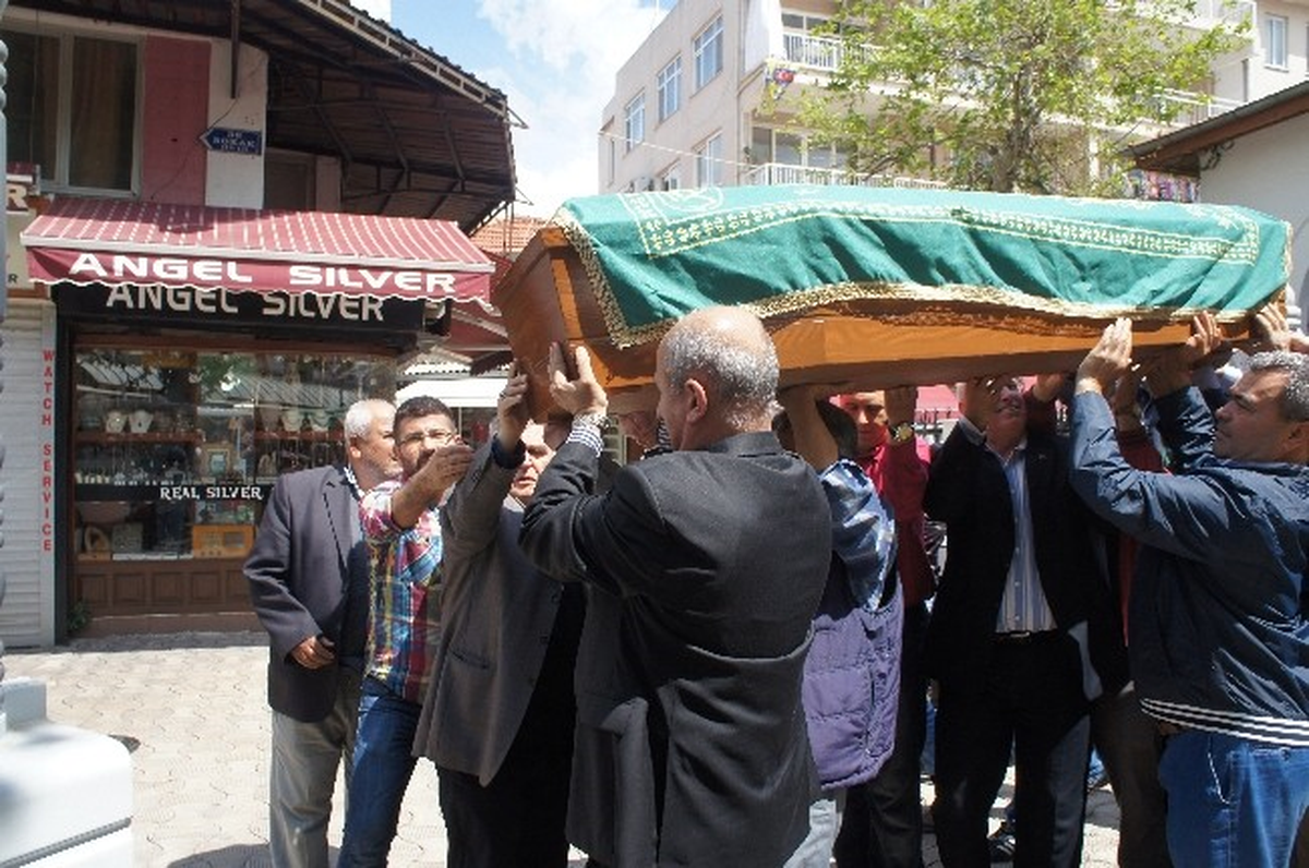 Ölmeden Önce Müslüman Olan Almanın Vasiyeti Yerine Getirildi