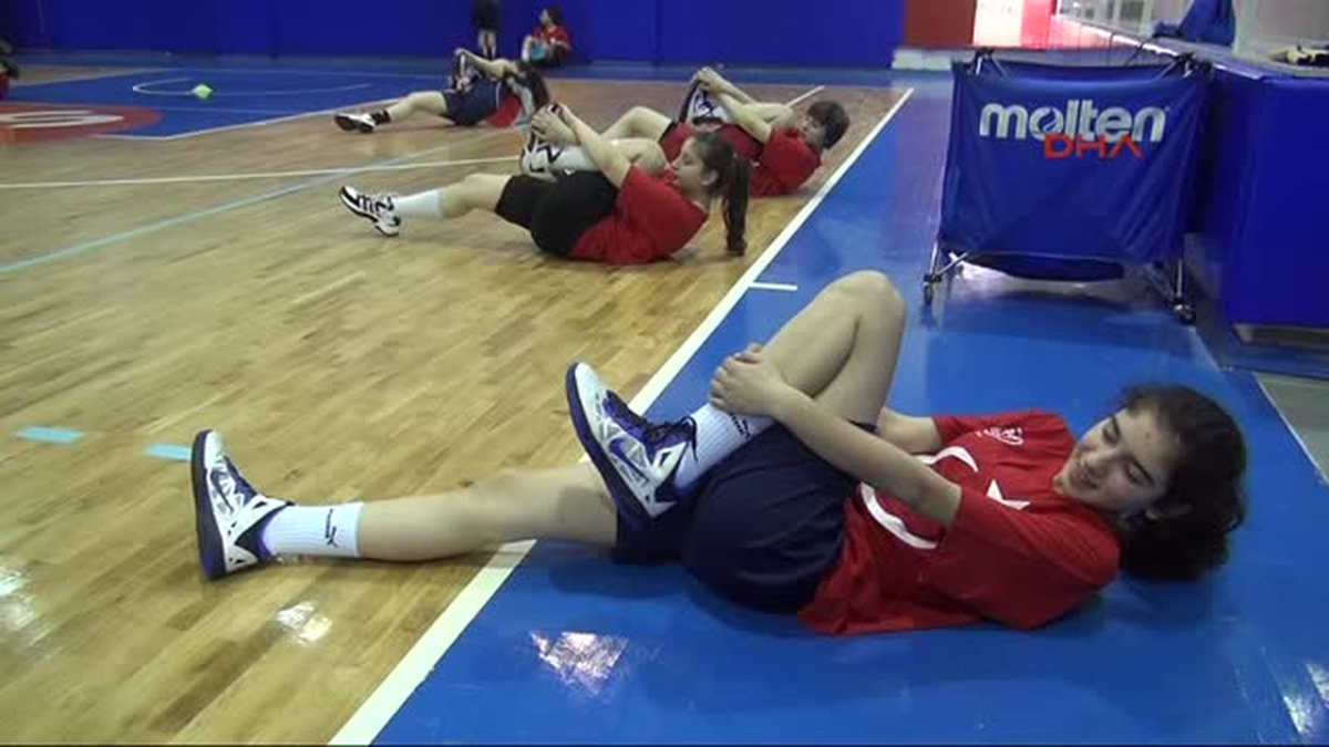 Ölümden Dönen Kız Öğrenciler Basketboldan Vazgeçmedi