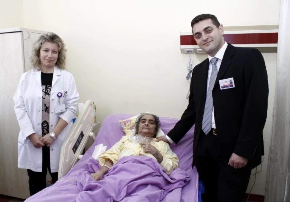 Bandırma\'da Kimsesi Olmayınca Hastaneden Taburcu Edilemedi
