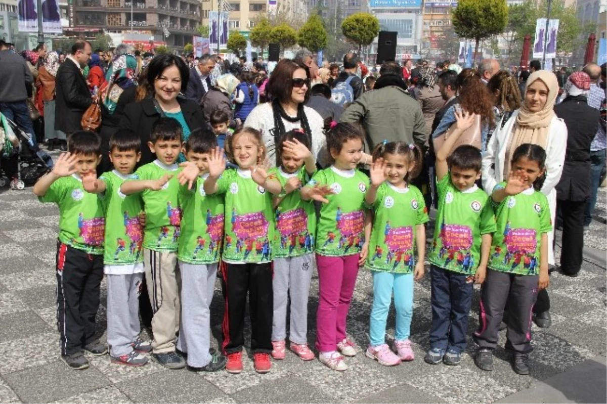 Samsun\'da Çocuk Oyunları Şenliği