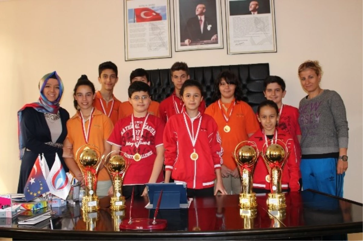 Tavşanlı Yıldız Eğitim Kurumları Sportif Başarılara Doymuyor