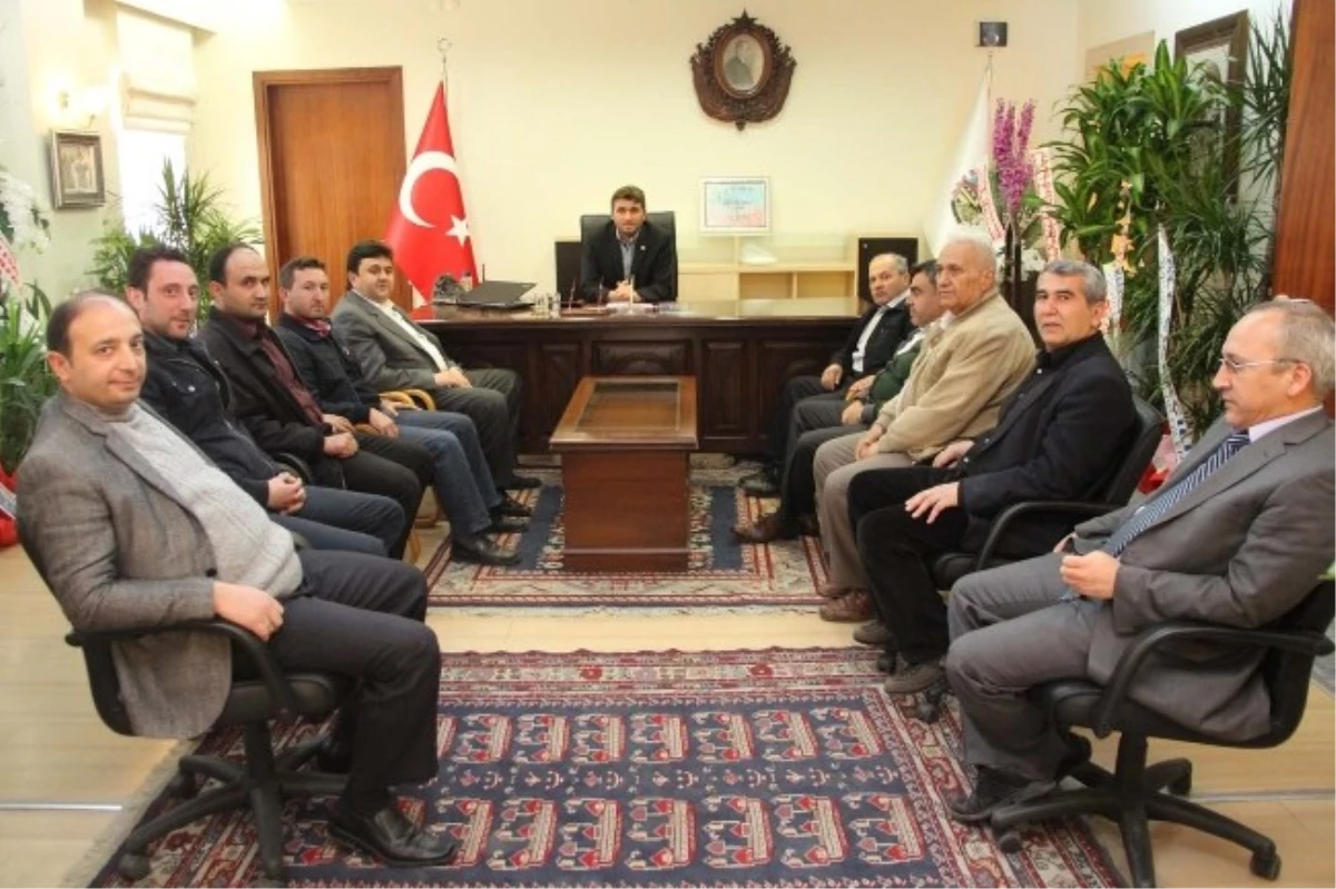AK Parti Kula İlçe Teşkilatı Başkan Tosun\'u Ziyaret Etti