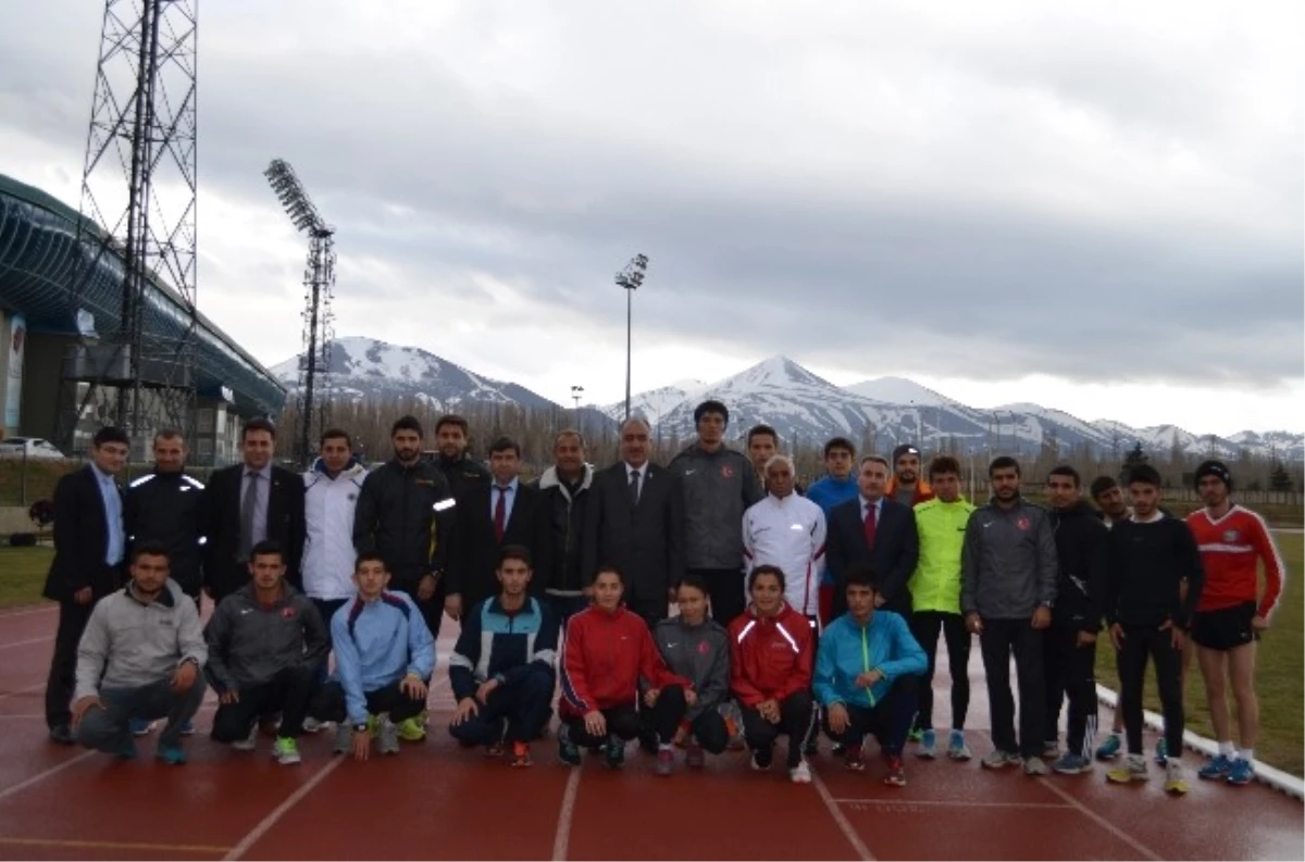 Atletizm Milli Takımı Erzurum\'da Kampta