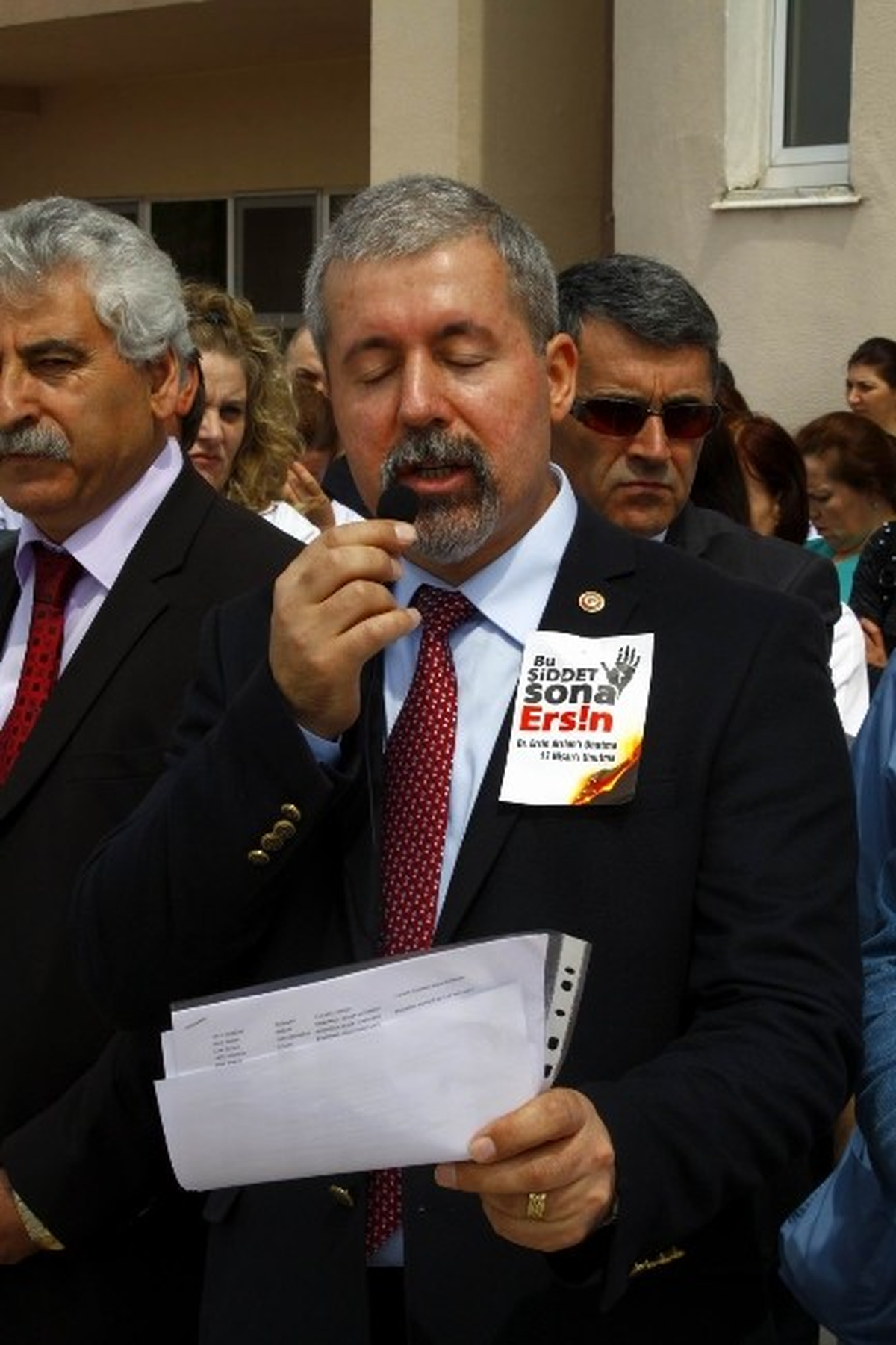 Bandırma\'da Sağlık Çalışanları Şiddeti Protesto Etti