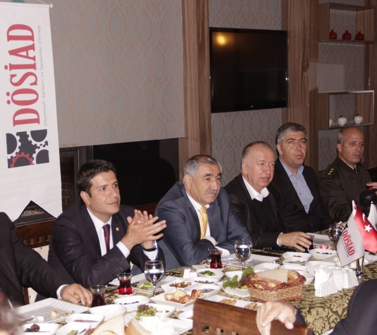 Başkan Genç\'ten İş Adamlarına Yatırım Çağrısı