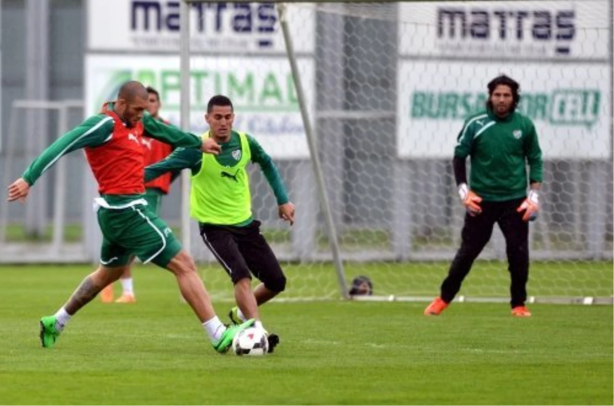 Bursaspor\'da Gergin Antrenman