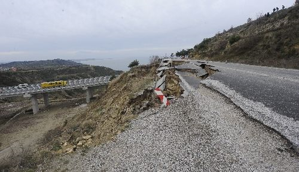 Çanakkale Viyadüğü\'nde Korkutan Çatlak