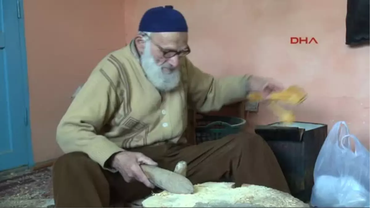 Emekli Madenci Baba Mesleğini Sürdürüyor