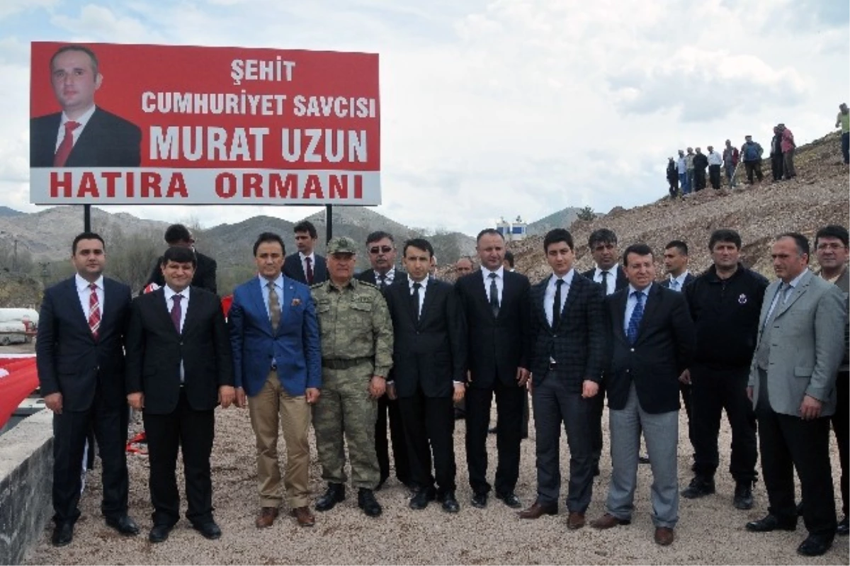 Gümüşhane\'de Şehit Savcı Murat Uzun Adına Hatıra Ormanı Oluşturuldu