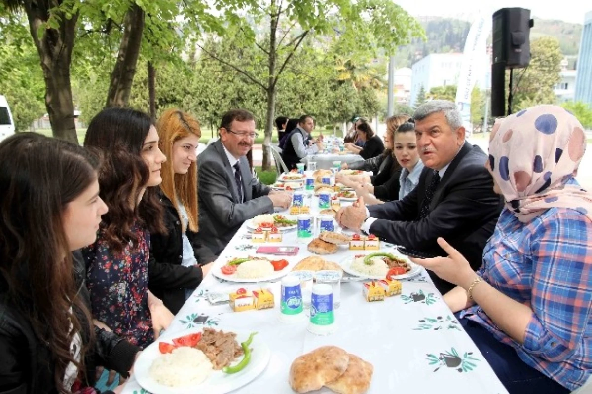 İsu Çalışanları Birlik ve Beraberlik Yemeğinde Bir Araya Geldi