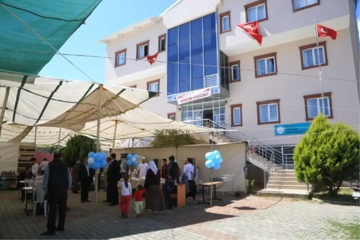 Milas\'ta Eğitime Destek İçin Kermes Düzenlendi