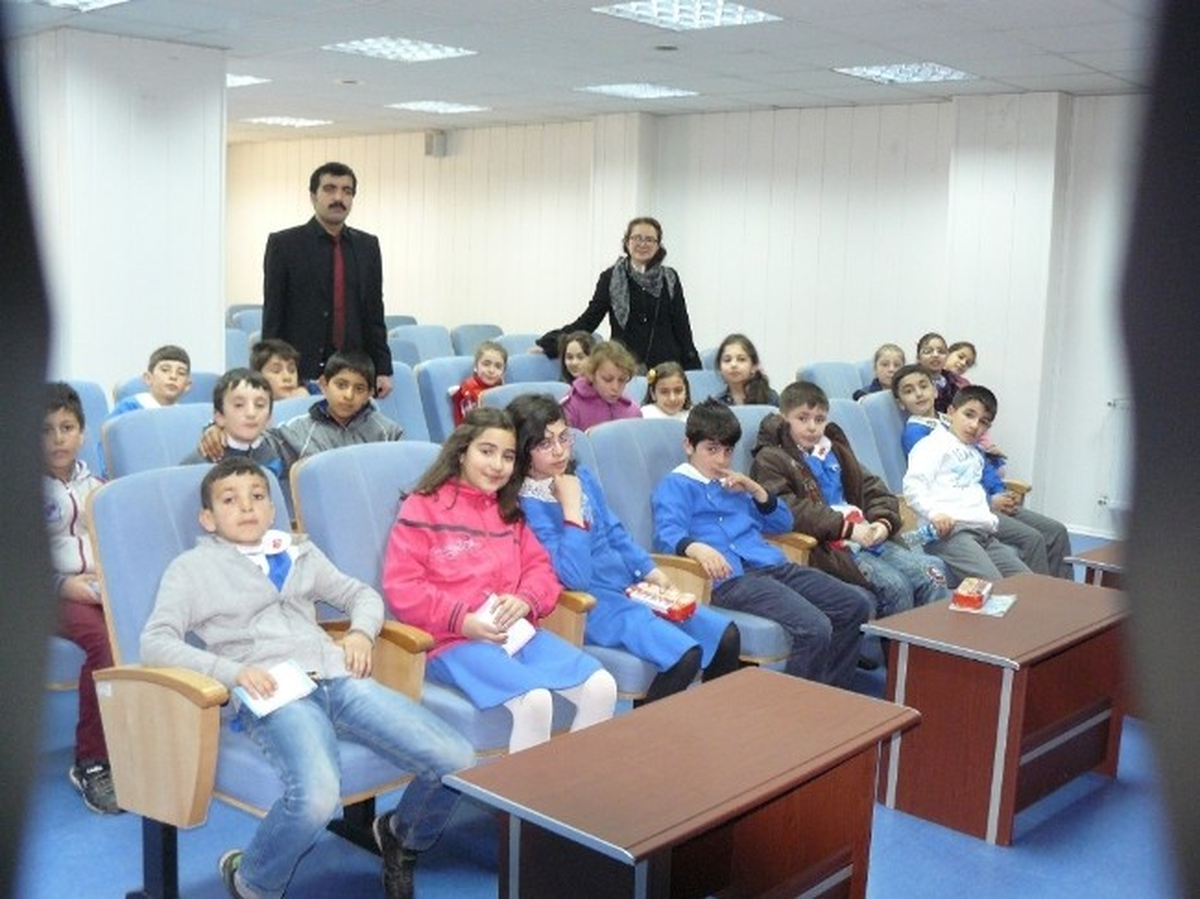 Bayburt\'ta Öğrencilerden İl Özel İdaresine Ziyaret