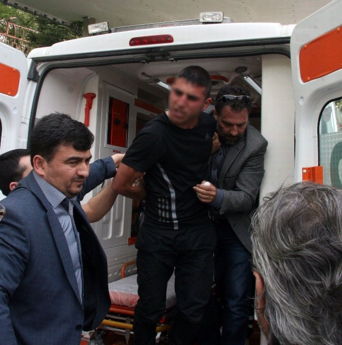 Bursa\'da Polise Palayla Saldırdı