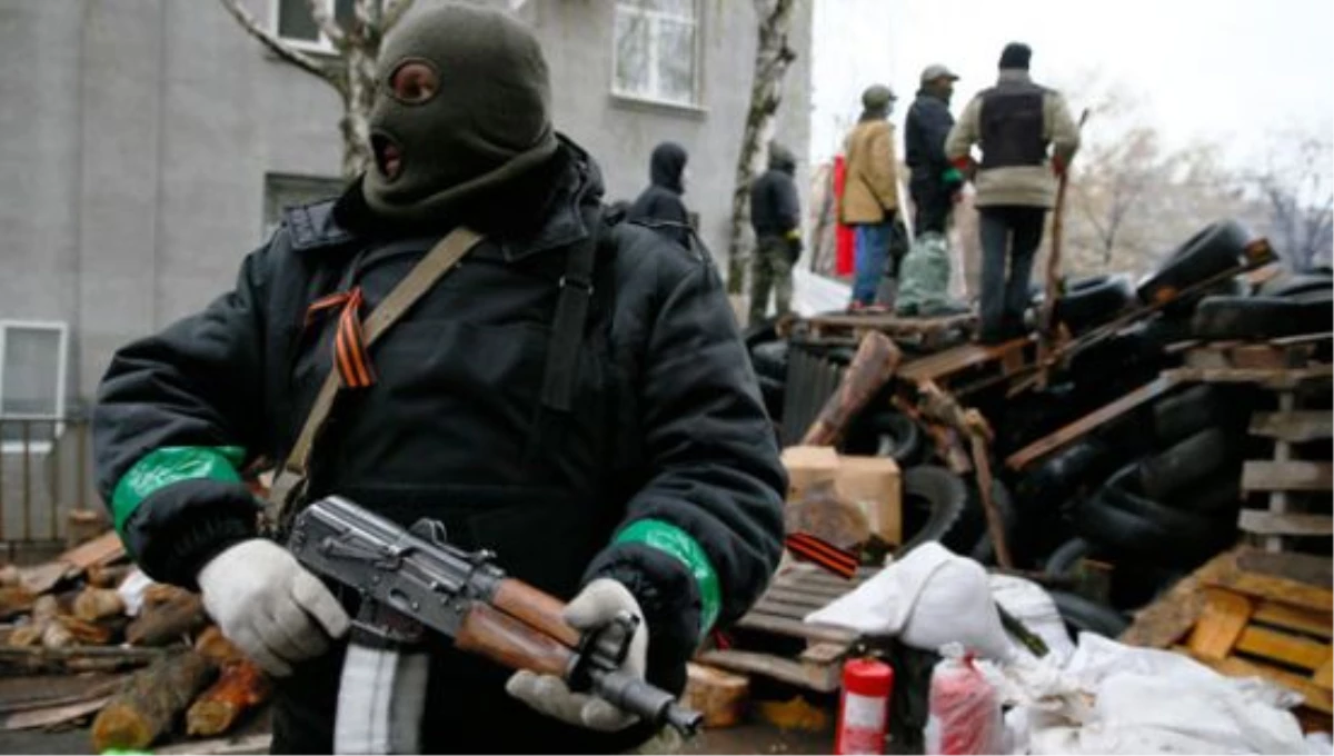 Rus Yanlısı Göstericiler Ukrayna\'da Askerle Çatıştı: 3 Ölü