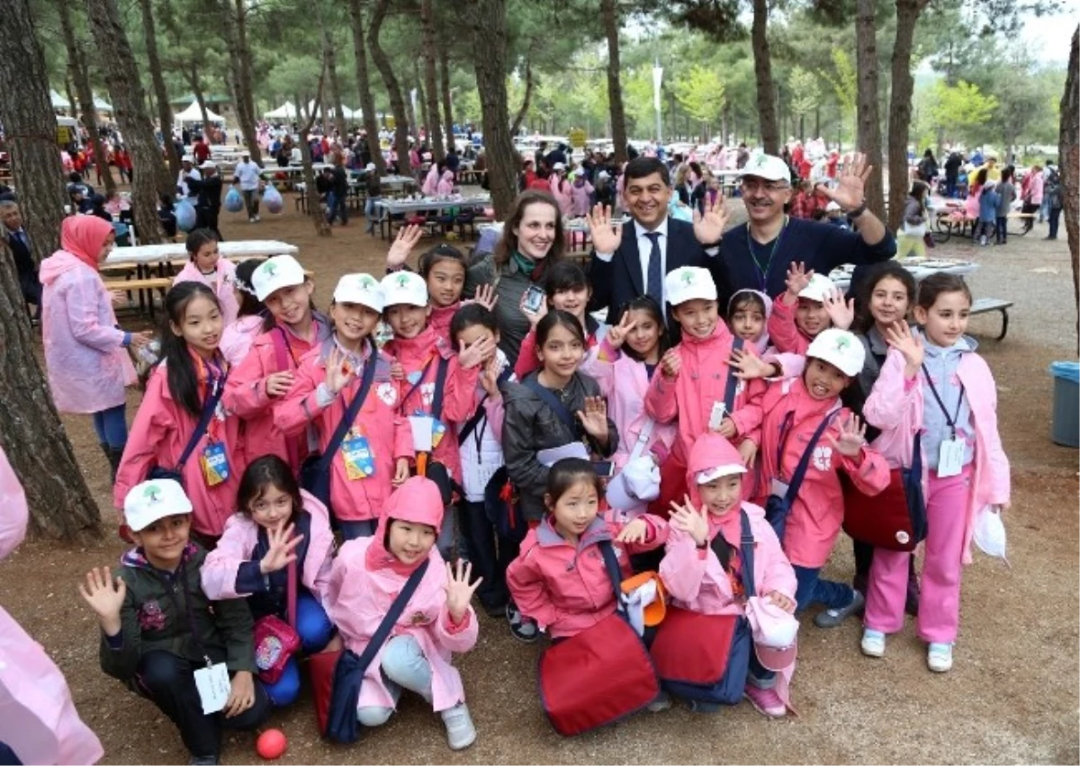 Şehitkamil\'de 23 Nisan Çocuklarına Piknik Şöleni