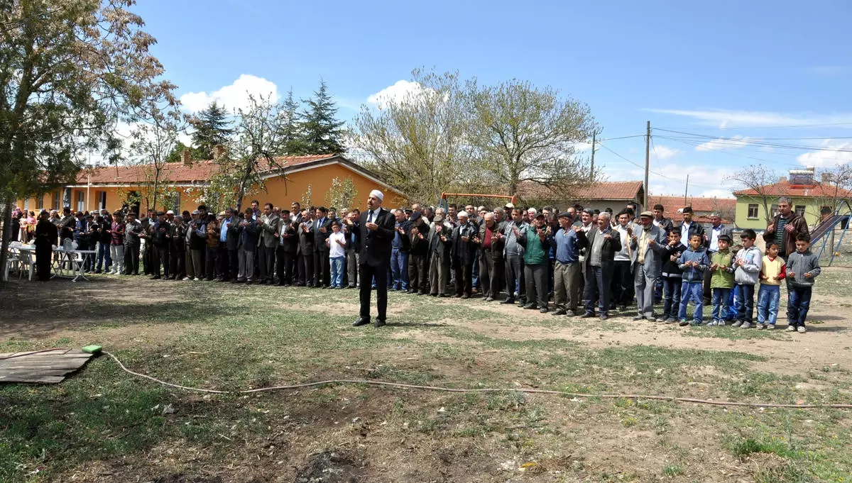 Seyitgazi Belediye Başkanı Kalın, Yağmur Duası Etti