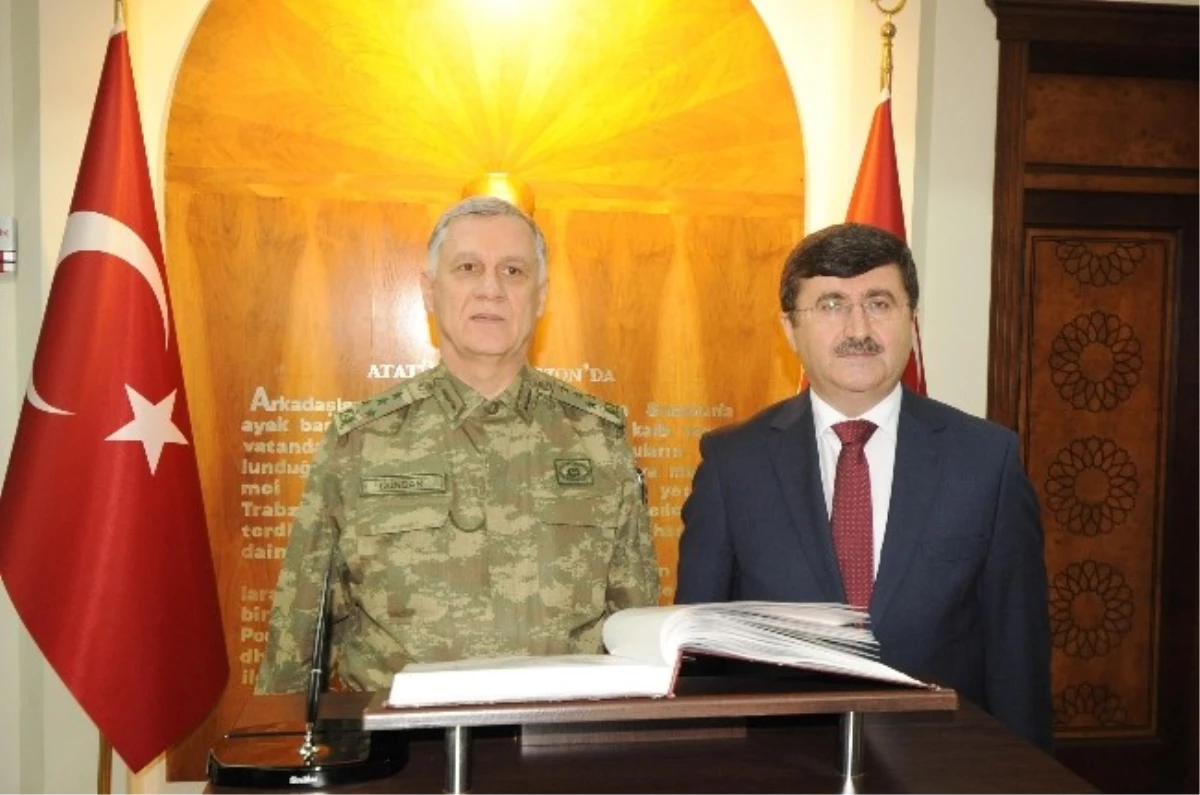 3. Ordu Komutanı Orgeneral Dündar Trabzon\'da
