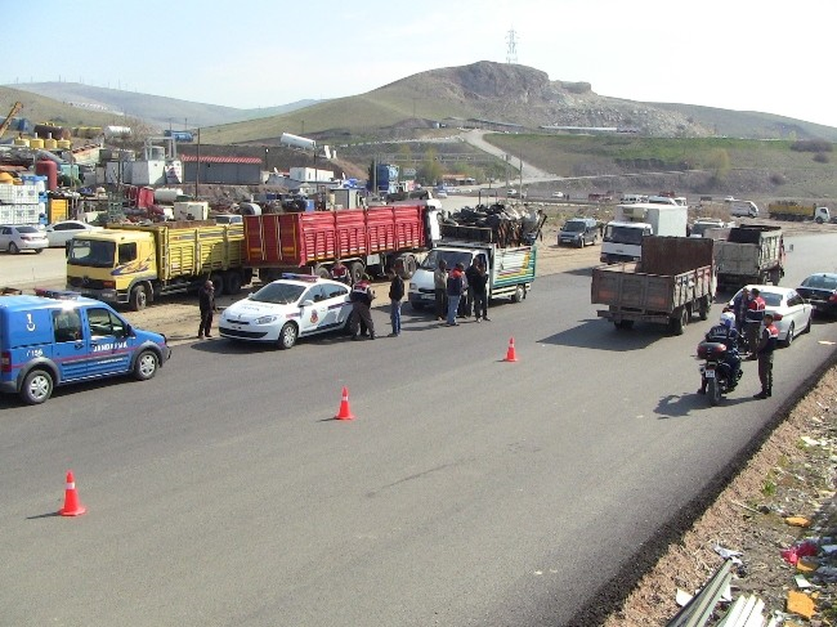 Ankara Hurdacılar Sitesinde Yapılan Operasyonda 15 Kişi Yakalandı