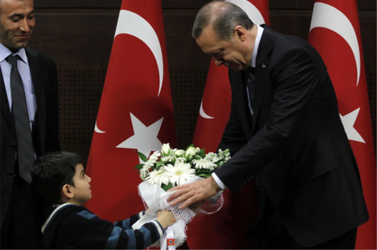 Başbakan Erdoğan\'ı Duygulandıran Suriyeli Çocuk