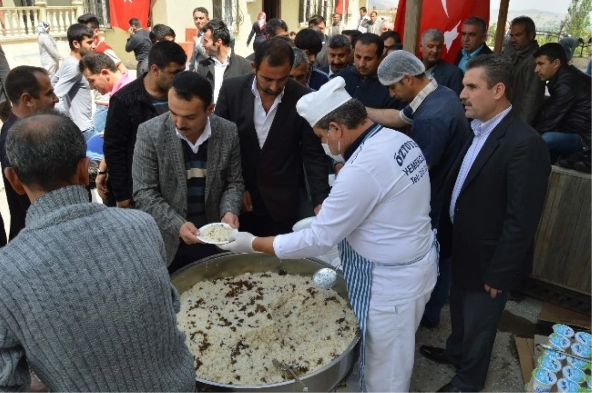 Besni'de 5 Bin Kişiye Kutlu Doğum Pilavı