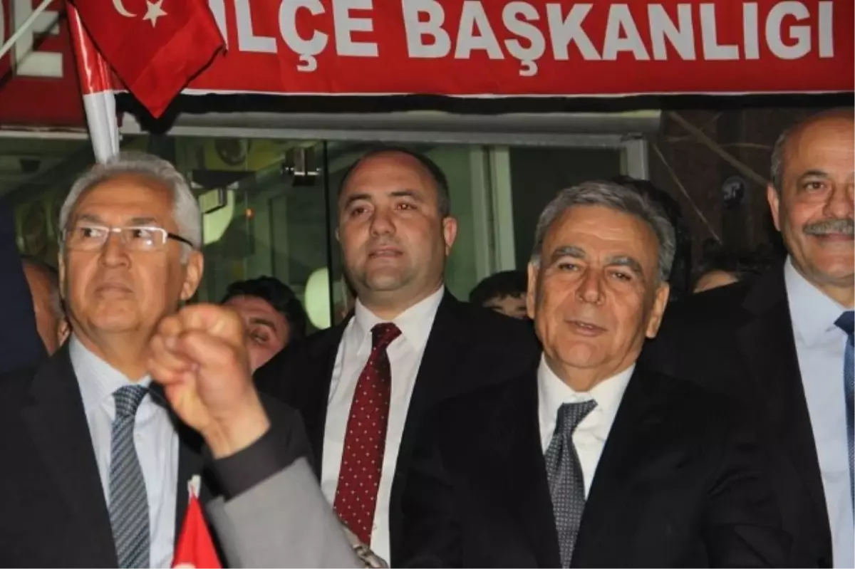 CHP İzmir İl Başkan Yardımcısı Ceyhan Kayhan Karabağlar\'da