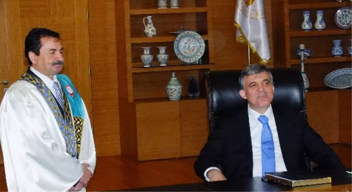 Cumhurbaşkanı Gül, Dumlupınar Üniversitesini Ziyaret Etti