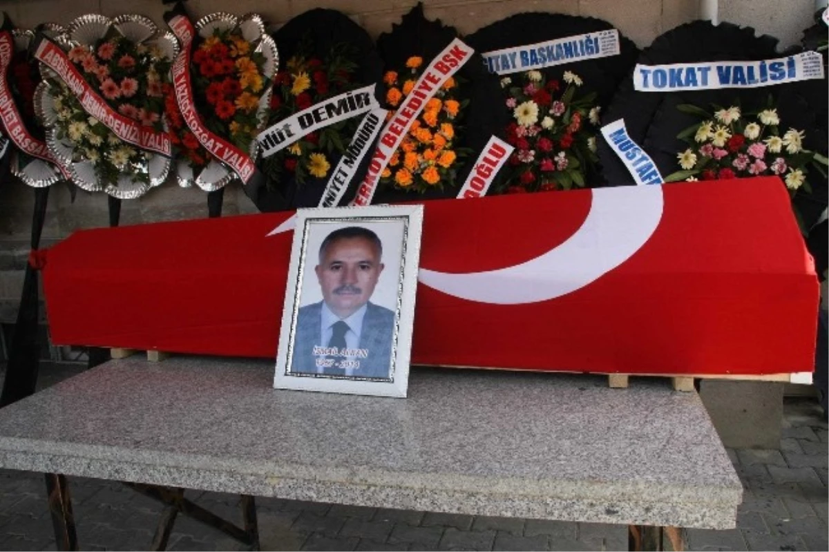 Denizli Cumhuriyet Başsavcısı Kırşehir\'de Toprağa Verildi
