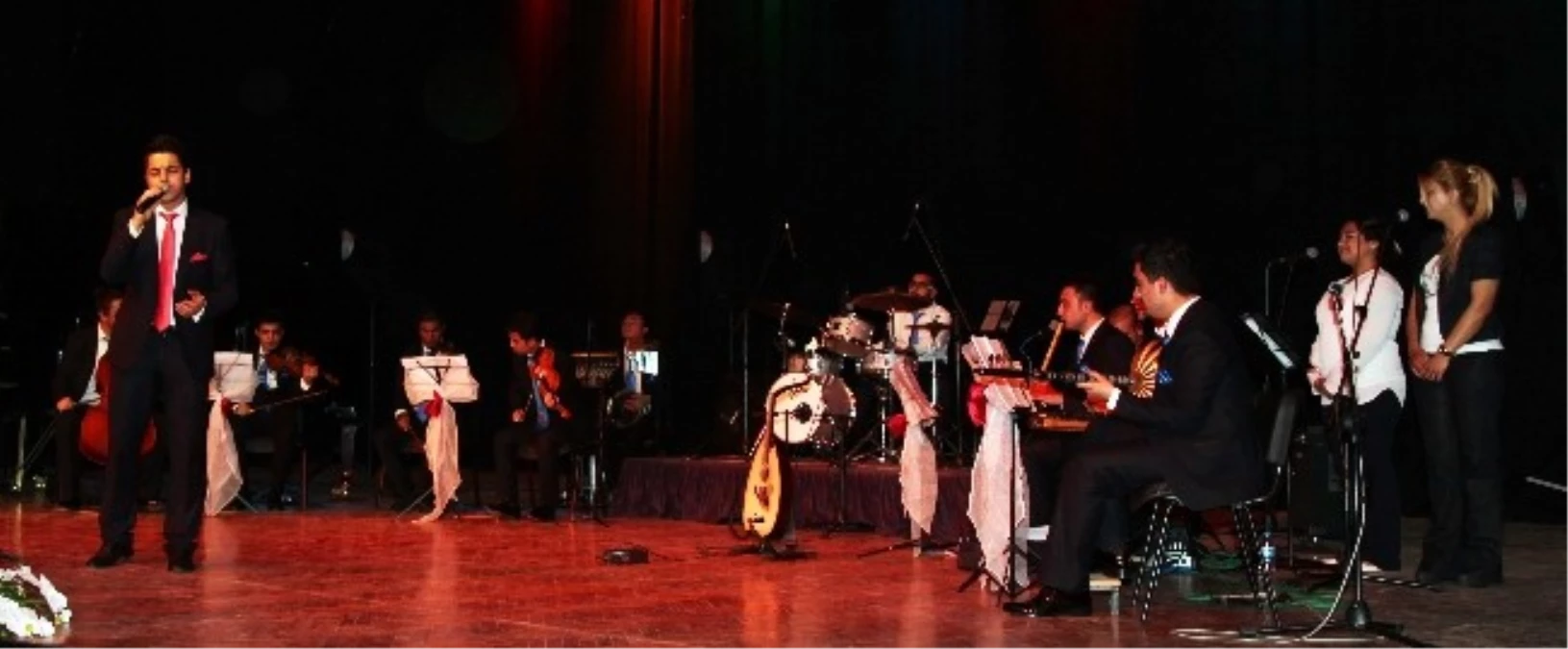 GAÜN\'de Türk Sanat Müziği Konseri Dinleyenleri Büyüledi