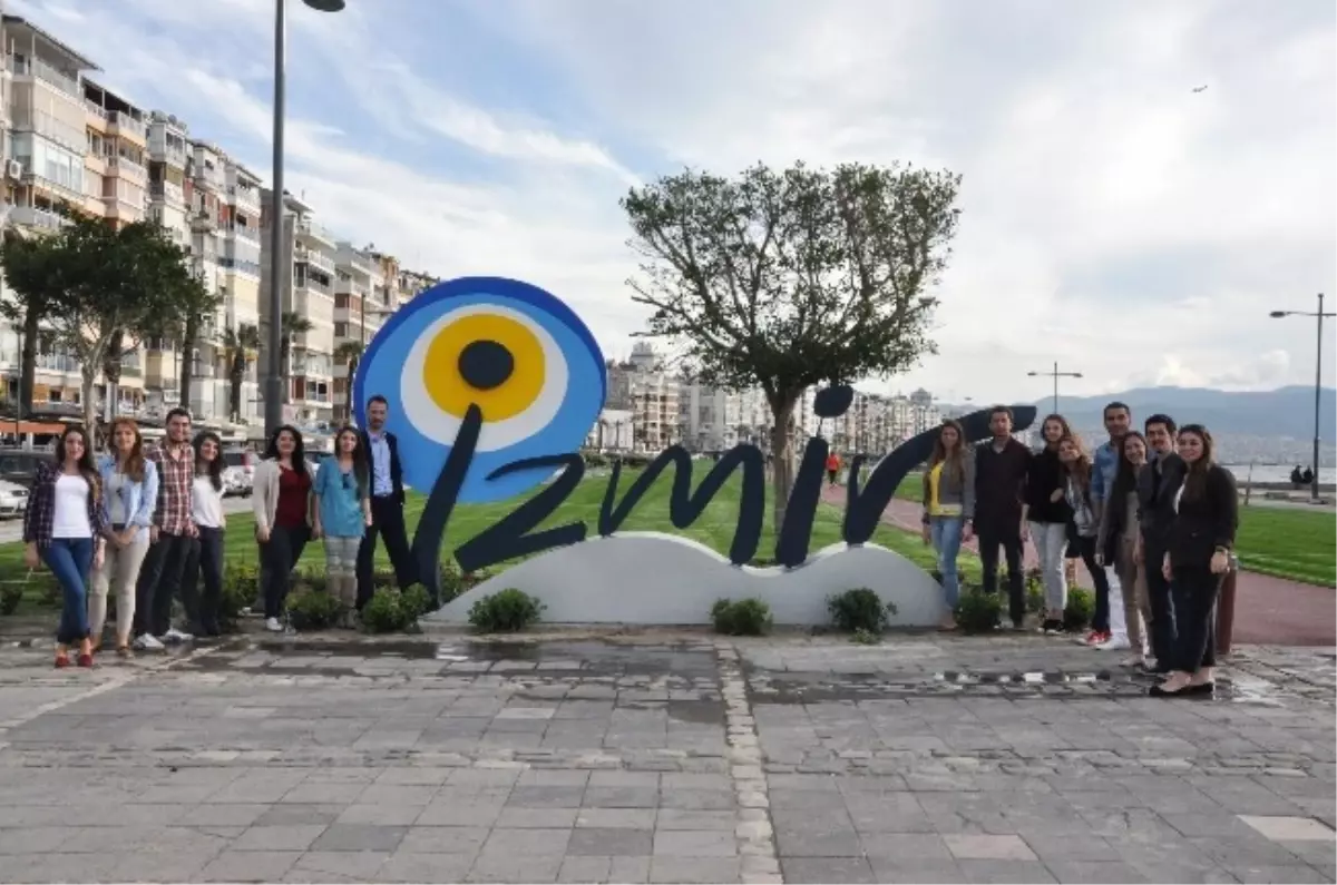 İzmir Logosu İzmirlilerle Buluştu