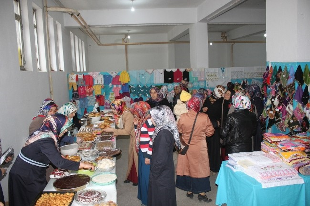 Kumru\'da Kur\'an Kursları Yararına Kermes